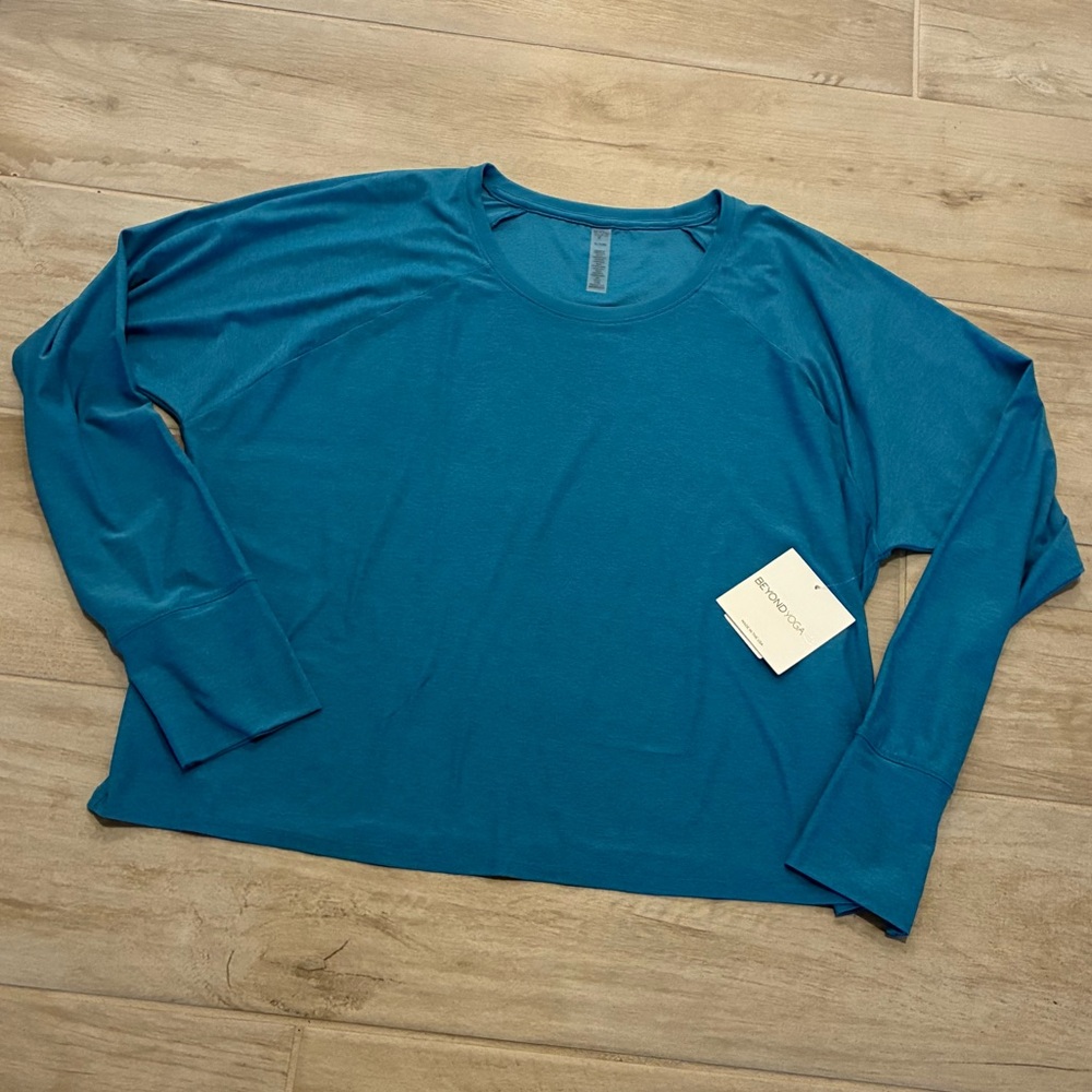 NWT!! Beyond Yoga Featherweight Dreamer Long Sleeve Pullover